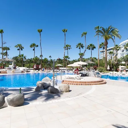 Altamira One Bedroom Адехе